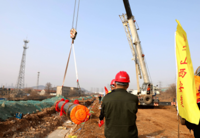 八角電廠工業(yè)蒸汽供熱工程使用起重滑車吊裝